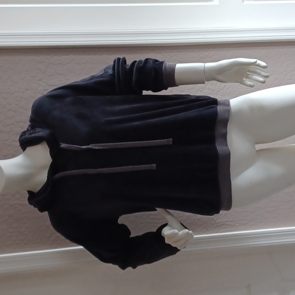 - Woman's alfani sweaters - Picture 1 of 2